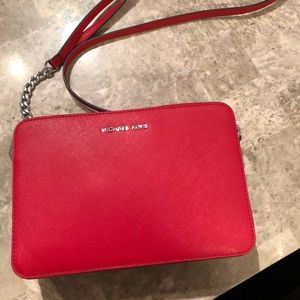 Michael Kors Jet Set Large Leather Crossbody Bag